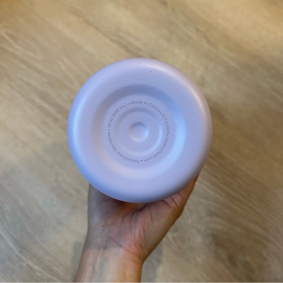 Hydro Flask Nordstrom Anniversary Sale 2023 32 oz. Bottle, Ultraviolet - Picture 7 of 7